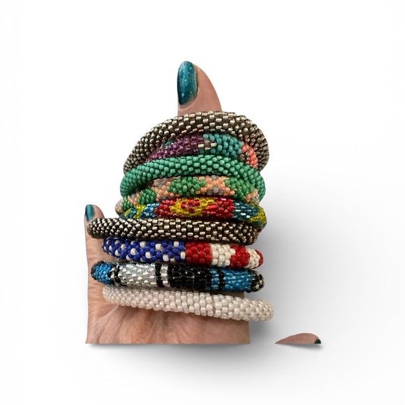 Rollover Colorful Beaded Bracelets Lot of Nine Unisex Contemporary - Picture 8 of 12